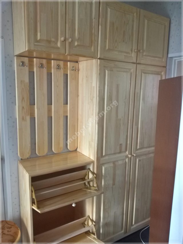 Прихожая из массива сосны — изображение 2